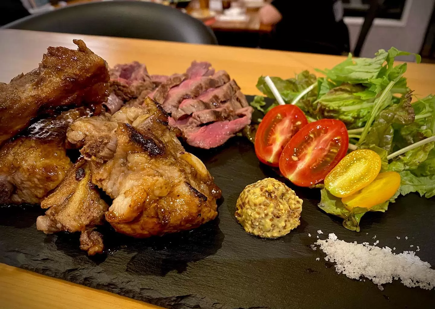 Merry Xmas昨日、今日と、沢山のご来店、テイクアウトありがとうございます?２日間で６８人前スペアリブを提供させていただきました沢山のお客様にGaoooの味を求めていただき有難いです?️ステキなXmasを#クリスマス#かぶりつけ️スペアリブ#スペアリブとろっとろ#牛すじカレー#glilldininggaooo#グリルダイニングガォー#八女テイクアウト#テイクアウト#肉#ハンバーグ#カレー#ランチ#八女ランチ#焼酎#酒#地酒#繁桝#八女地酒#カクテル#飲み放題#ゴルフ帰り#アヒージョ#〆ージョ#八女グルメ#八女#筑後#久留米#福岡